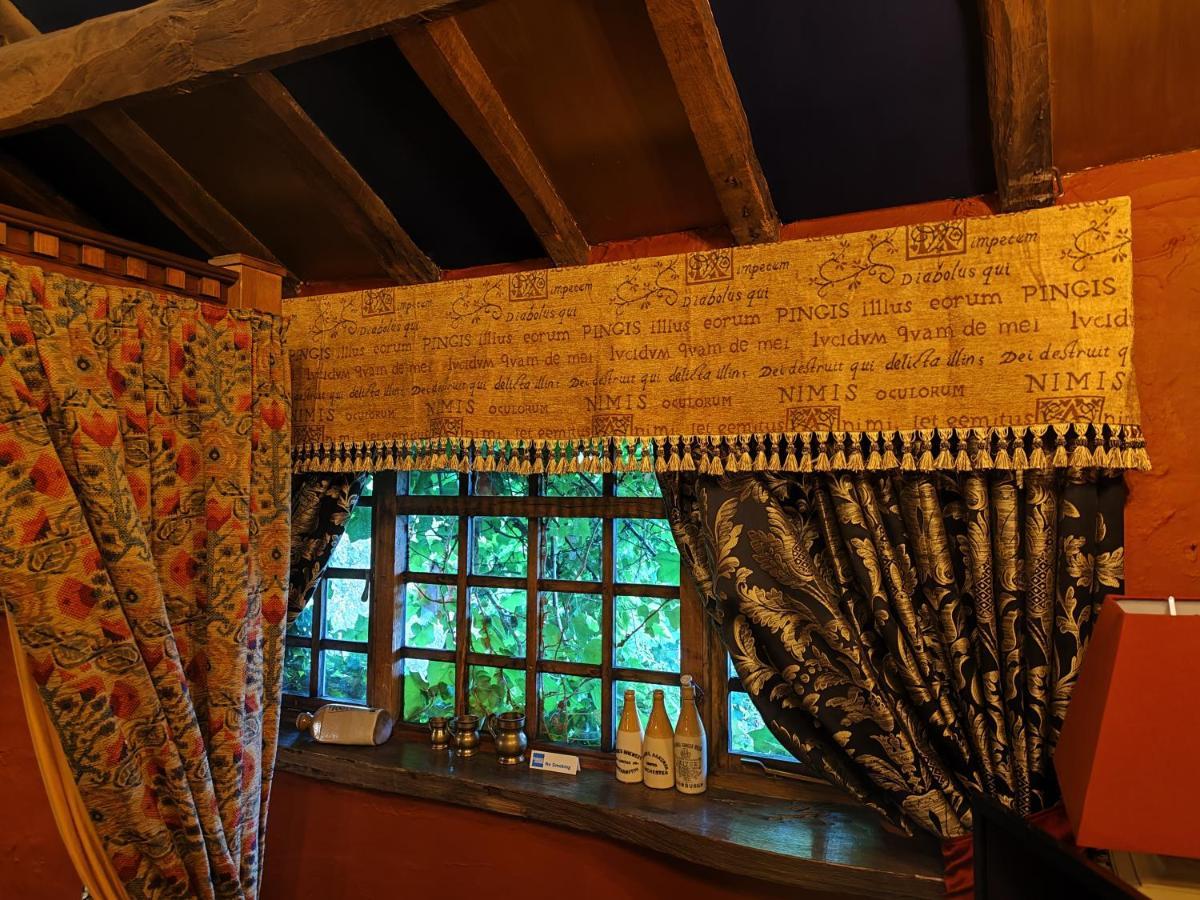Wizards Thatch Luxury Suites Олдерли-Эдж Экстерьер фото